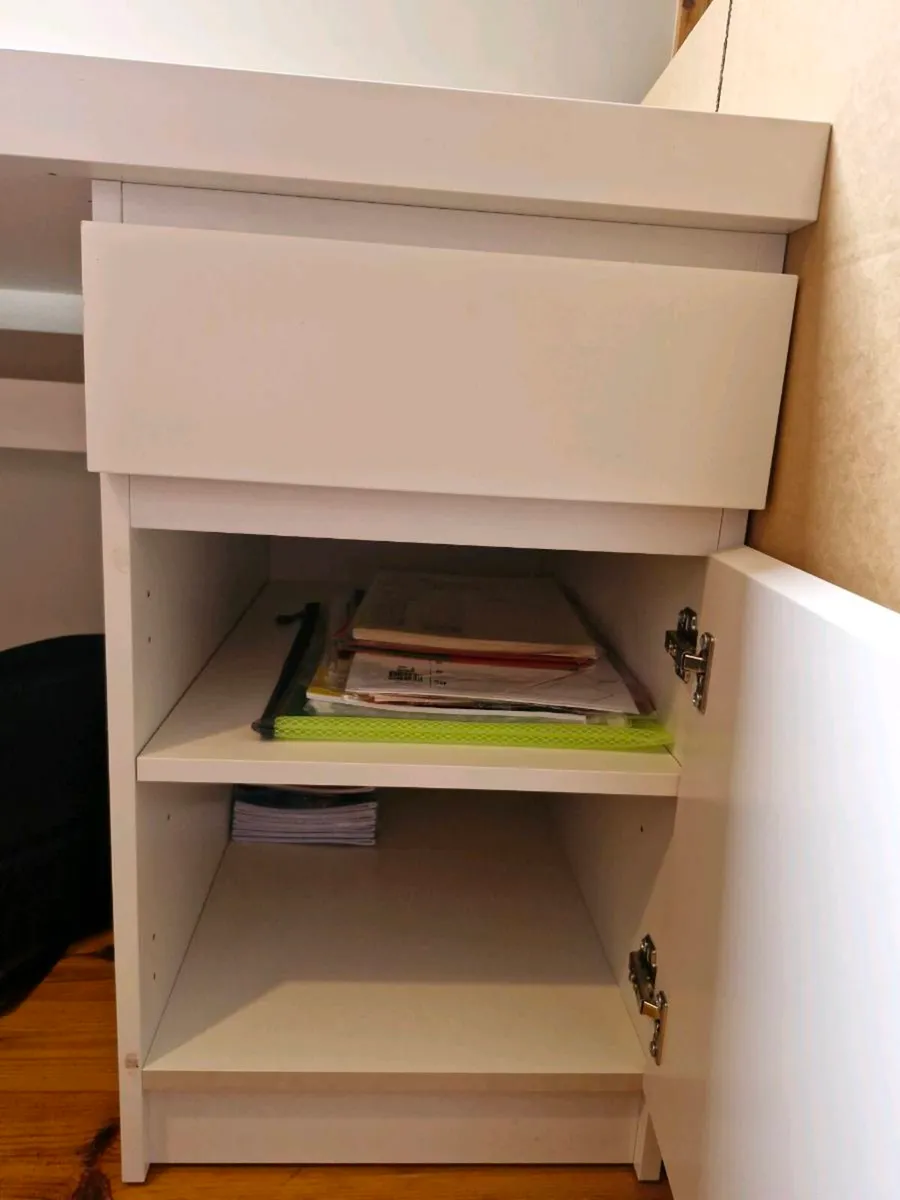 Office/study desk - Image 4
