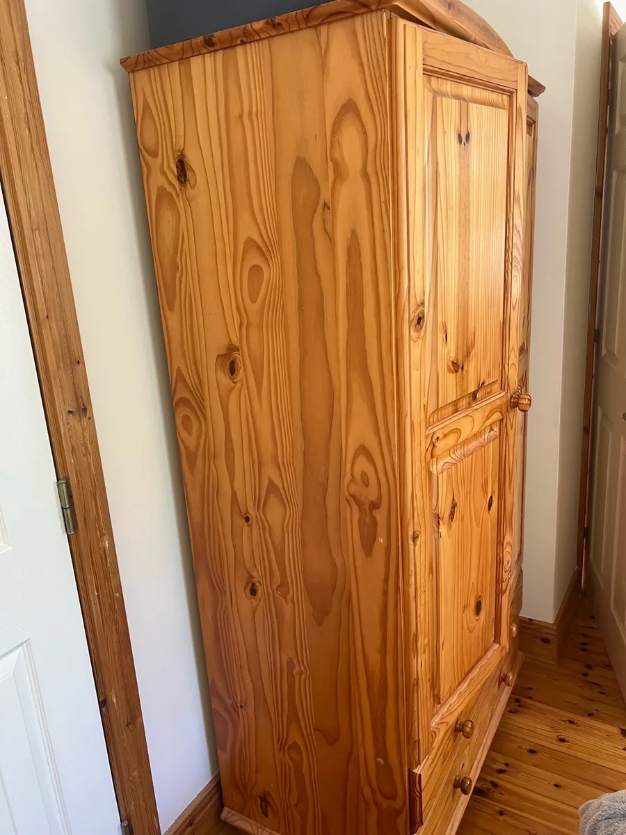 Wardrobe - Image 3