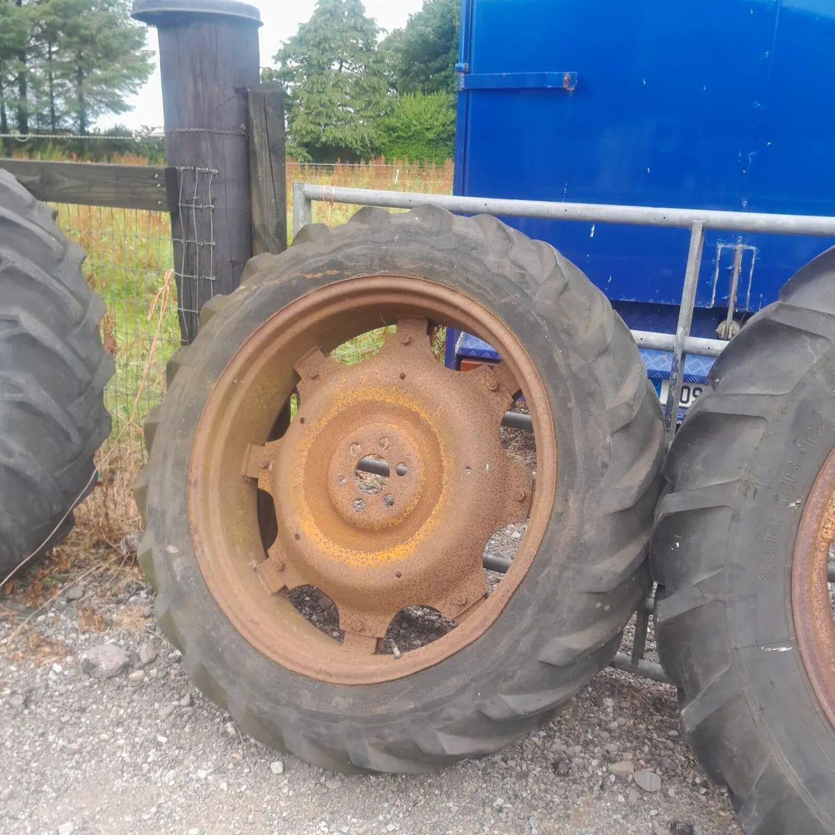 Ford tractor wheels - Image 4