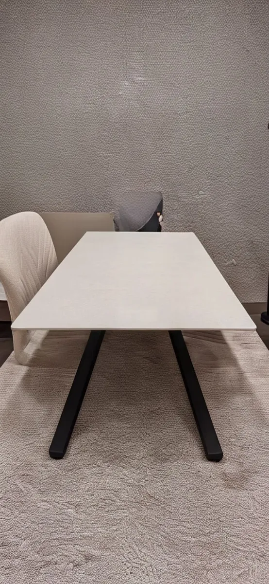 Kitchen table