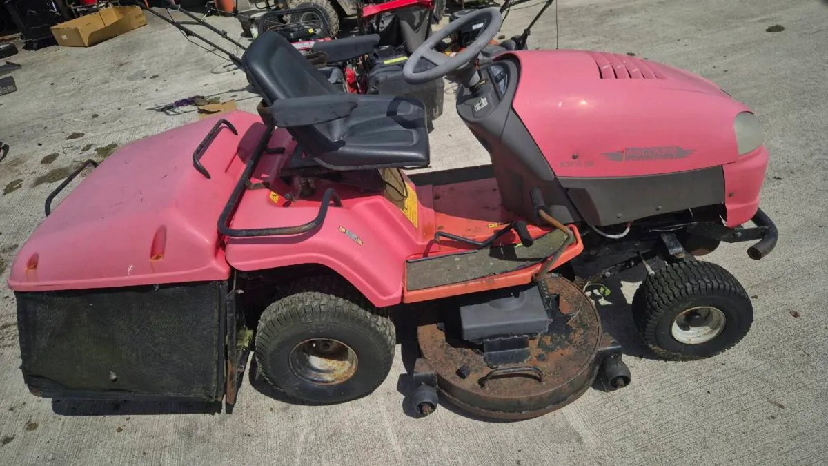 Ride on mower - Image 1