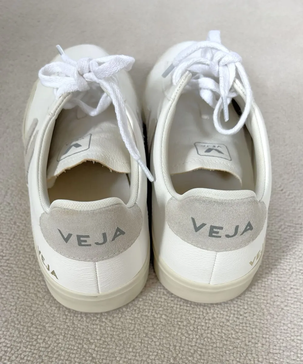 Veja Trainers - Image 1