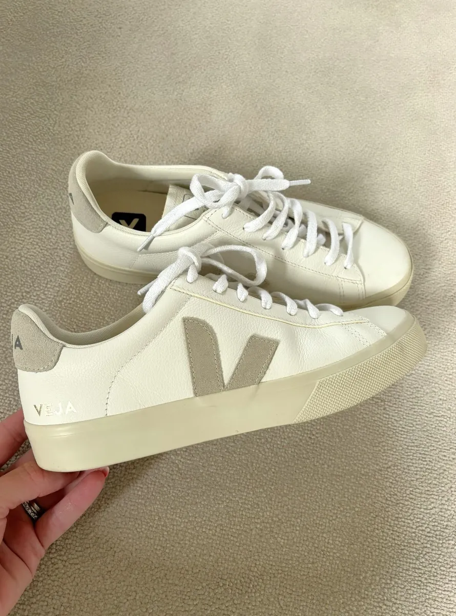 Veja Trainers - Image 4