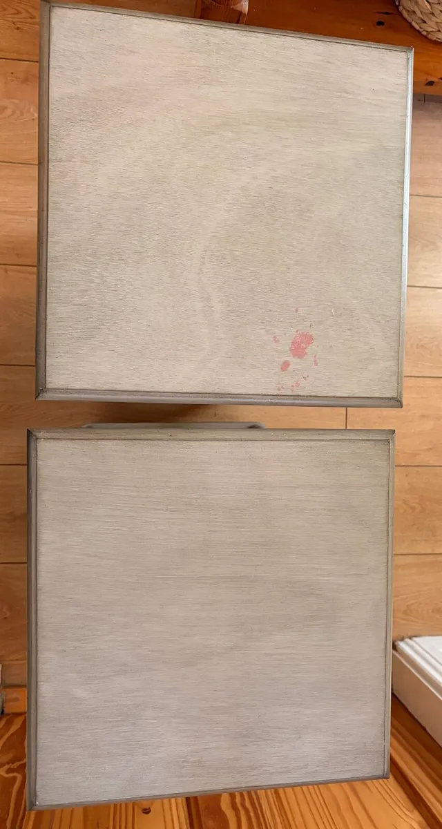 2 x Grey Pedestal Side Tables - Image 4