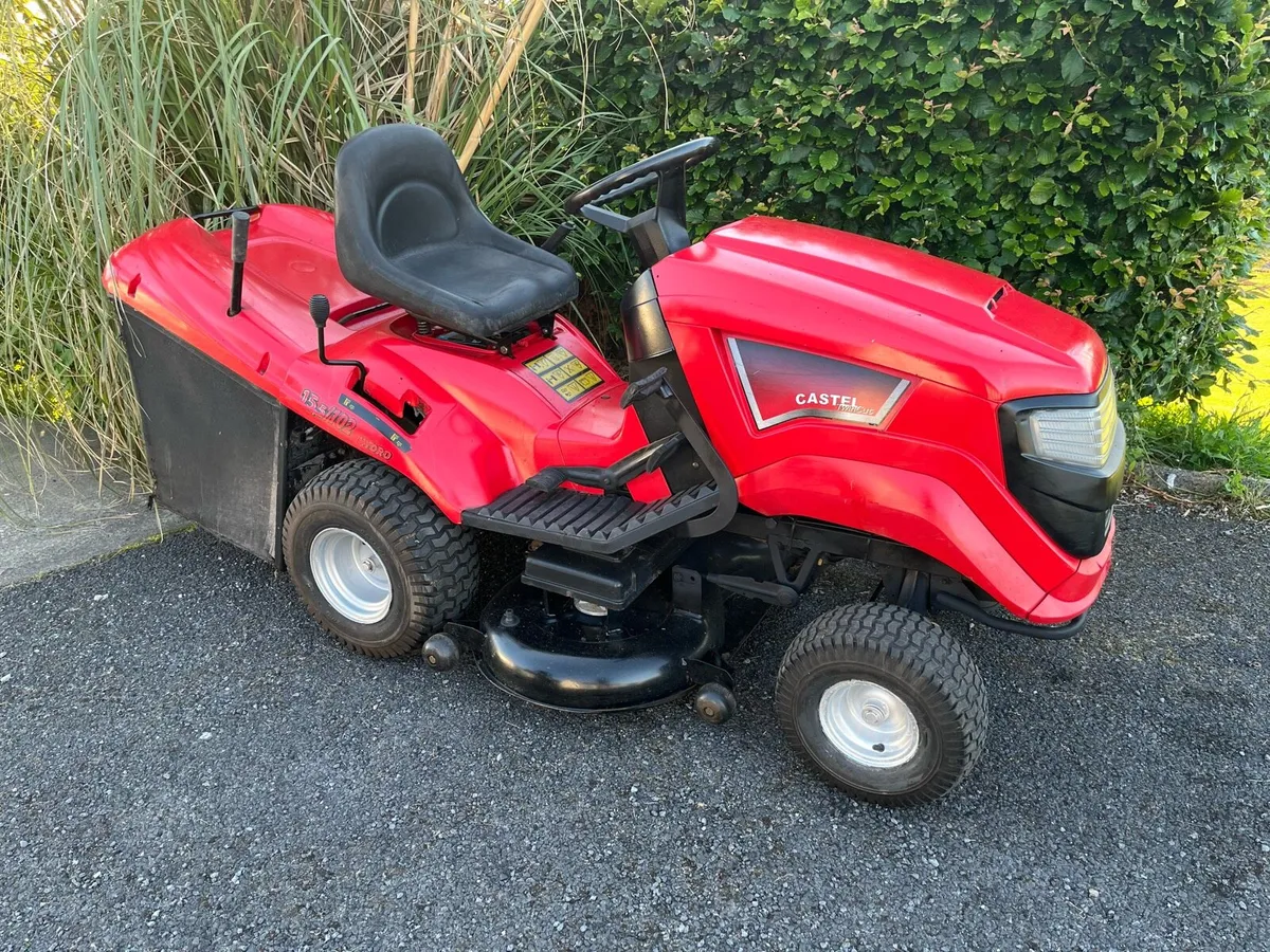 15/5HP Castle twin cut ride on lawnmower - Image 1