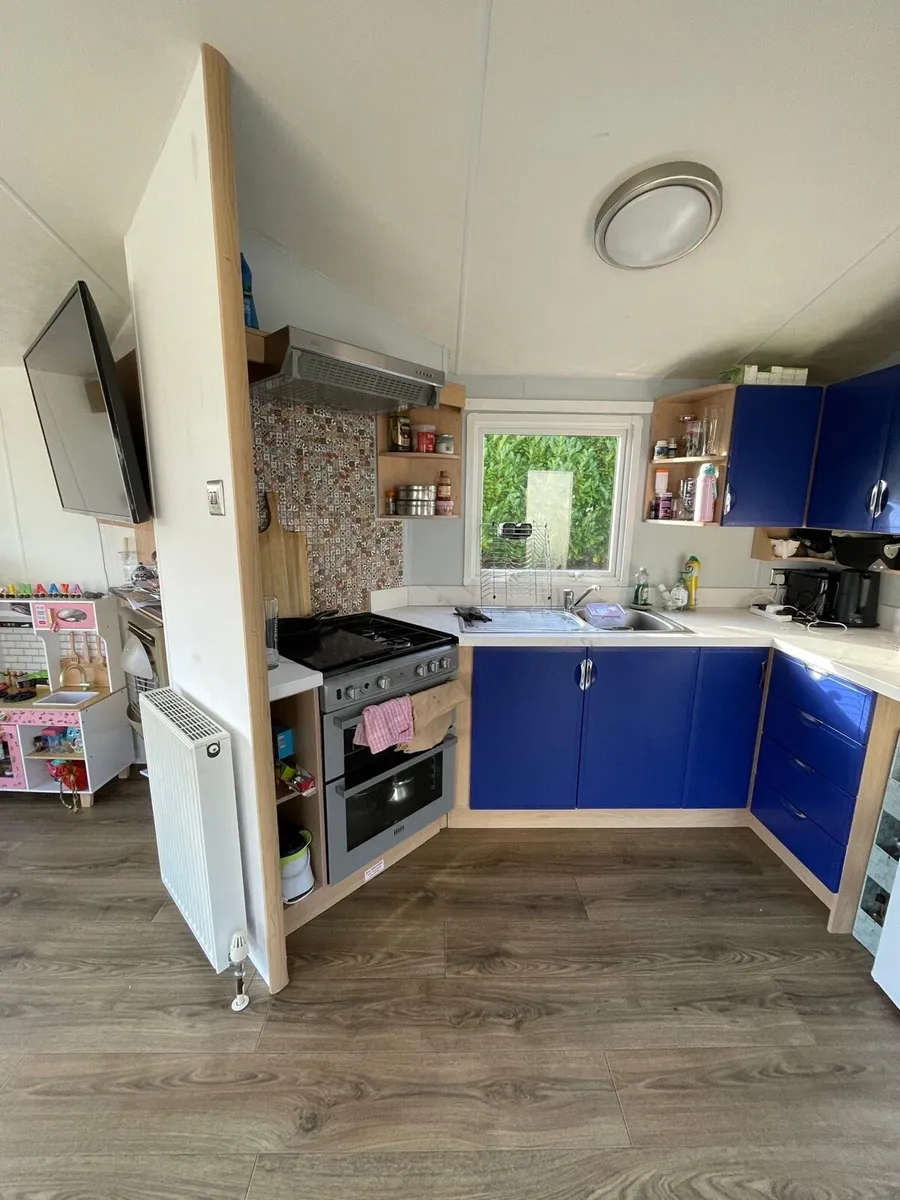 Willerby Westmorland 37 x 12 2 bed mobile home - Image 2