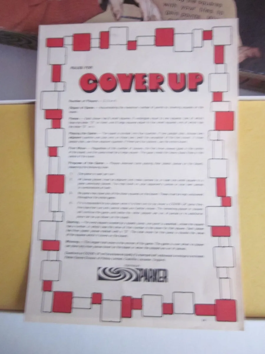 Vintage Cover Up Board Game 70's - Image 2