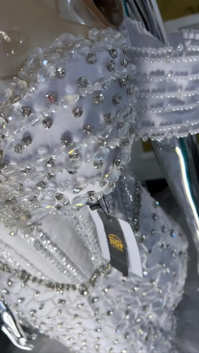 Wedding dress - Image 4