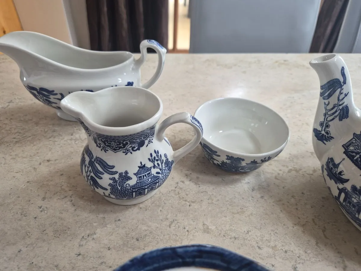 Churchill Plates Cups Teapot for sale - Image 2