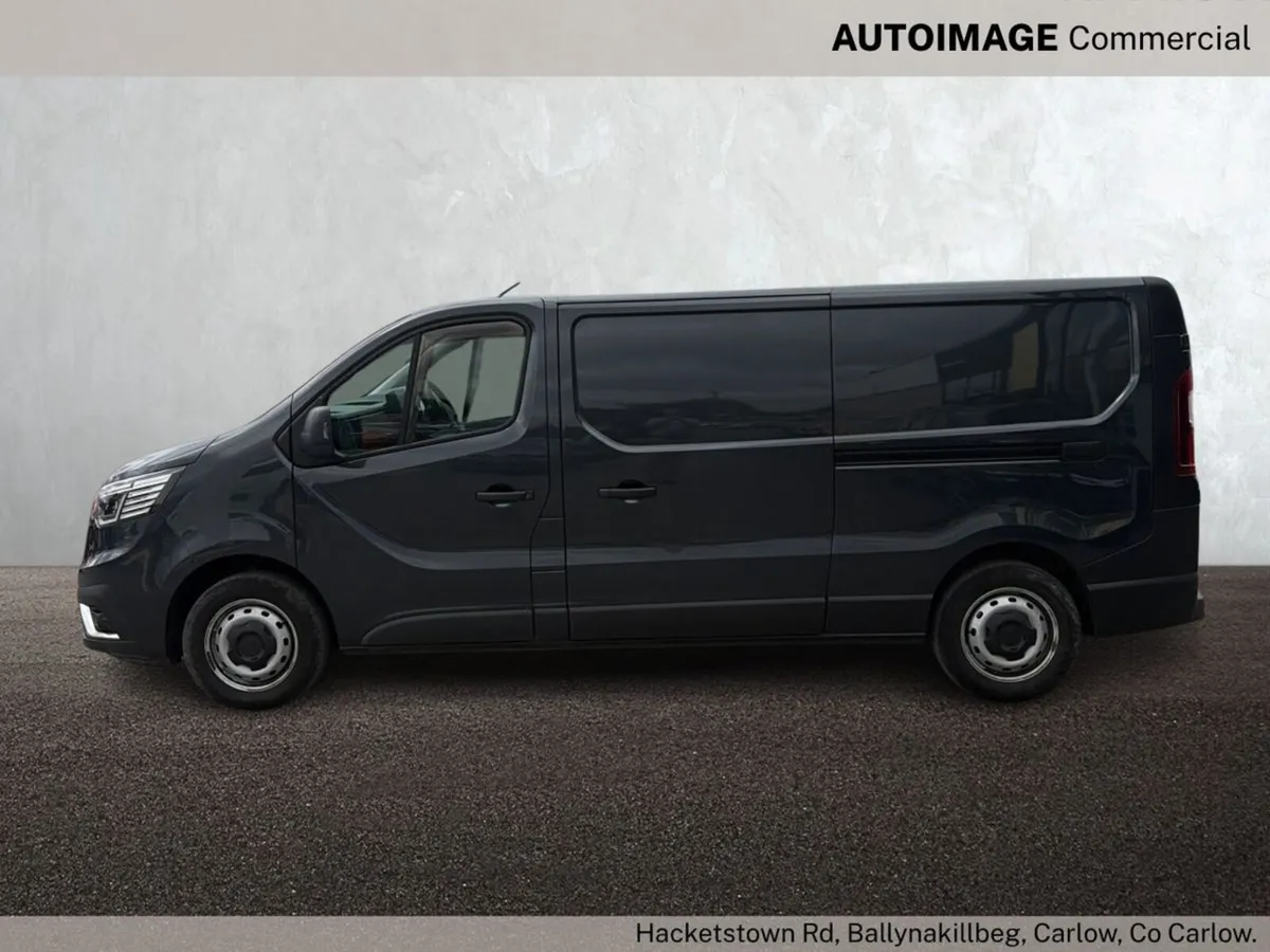 Renault Trafic START LWB IN BLACK - Image 4