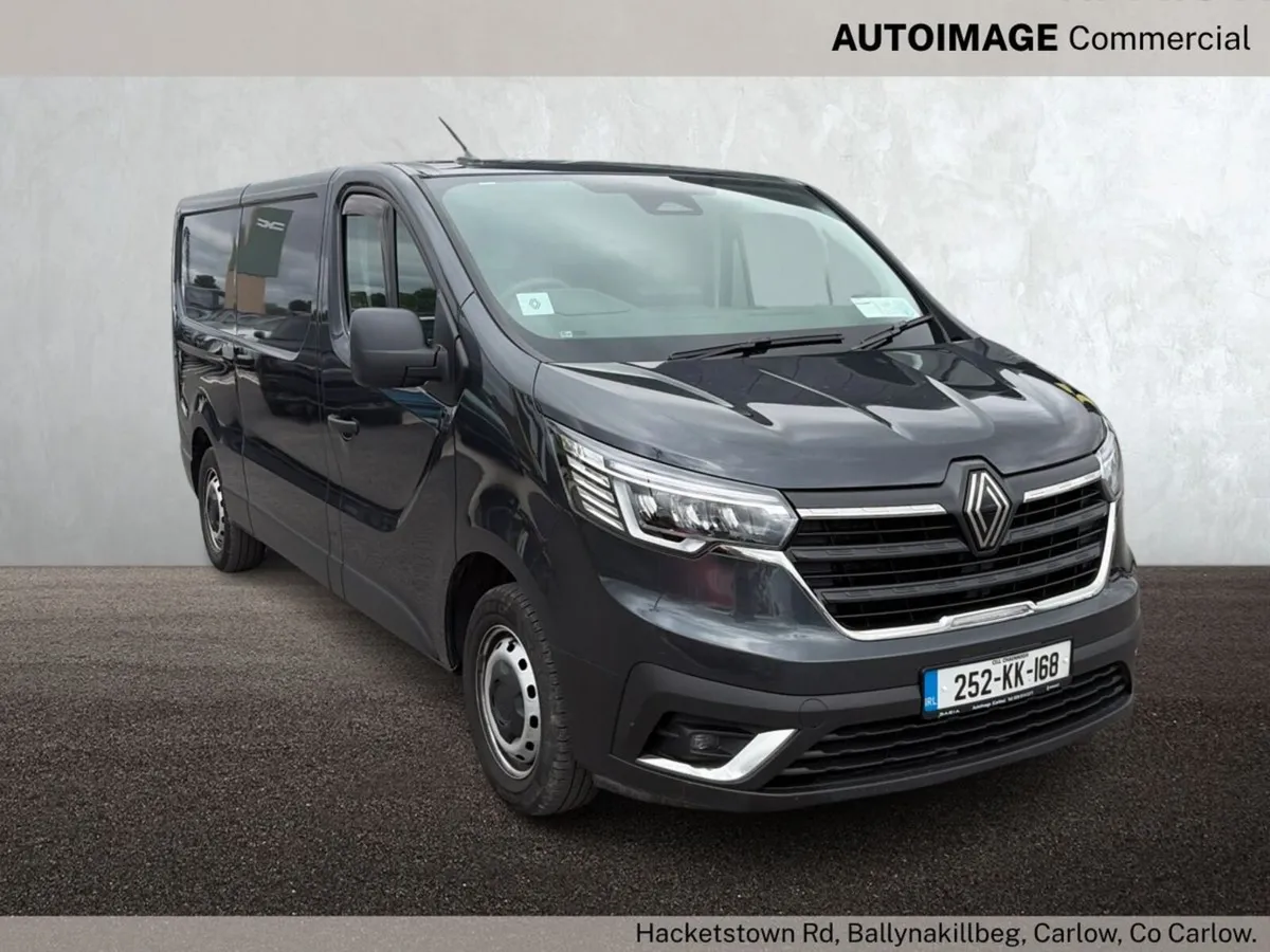 Renault Trafic START LWB IN BLACK - Image 1