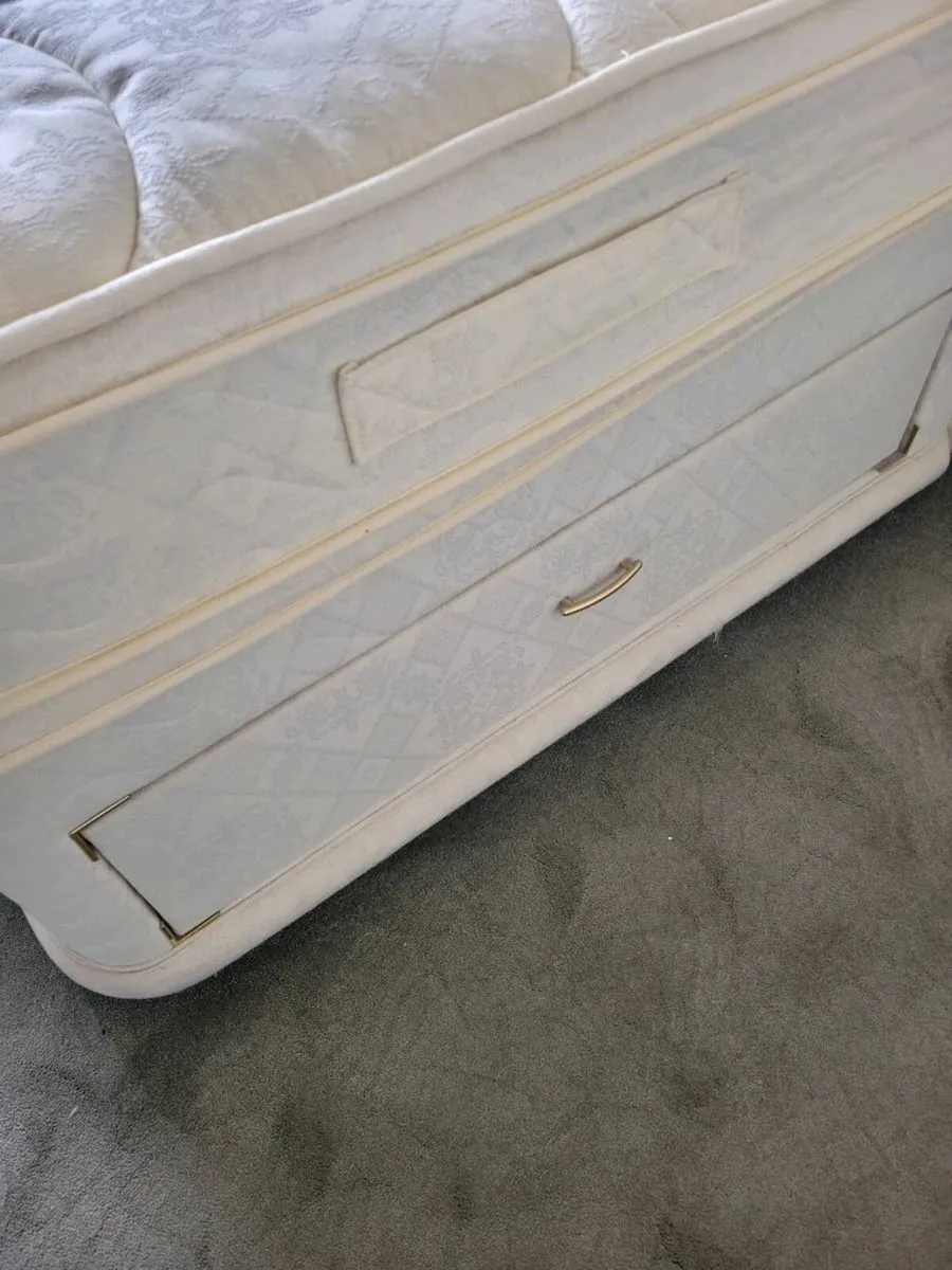 6 ft bed - Image 3