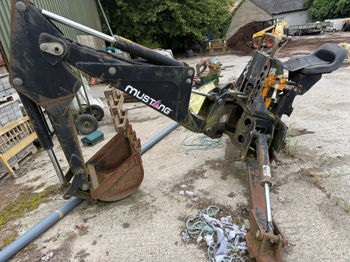 Used mustang back hoe  to fit skid steer - Image 3