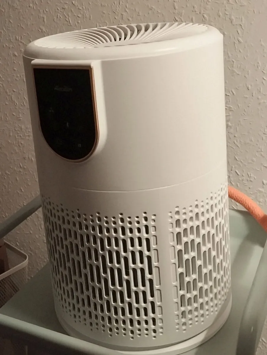 Aircillin Air Purifier - includes new filter - Image 1