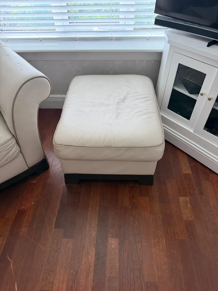 White leather couch/suite with footrests - Image 2