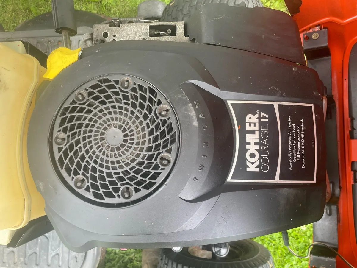 Ride on lawnmower - Image 2