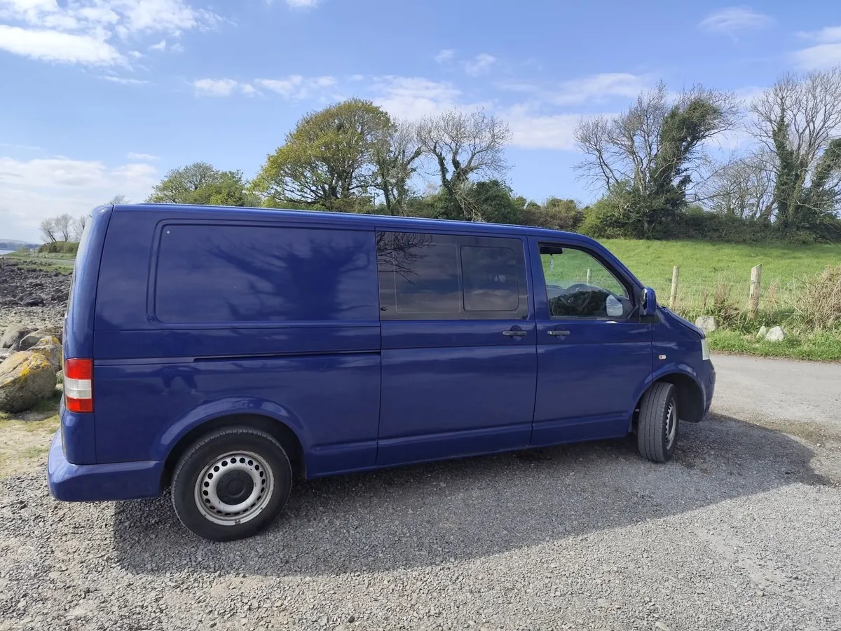 Volkswagen Transporter T5 kombi 2008 - Image 1