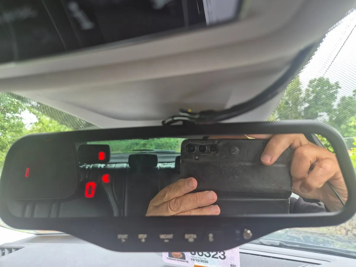 Alberen taxi mirror meter,printer and roof s0ign - Image 1
