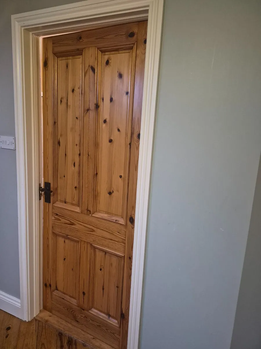 5 pine doors - Image 2
