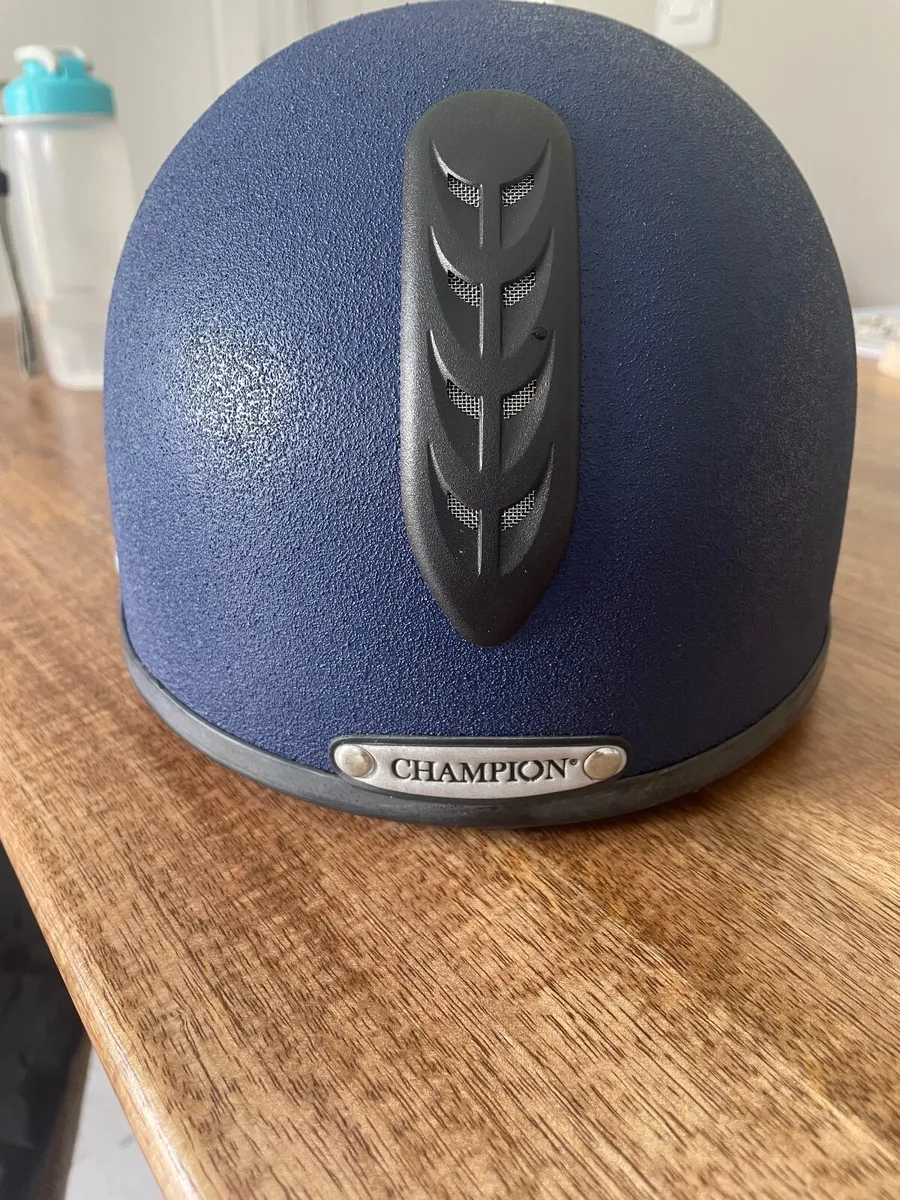 Horse riding helmet - Image 1