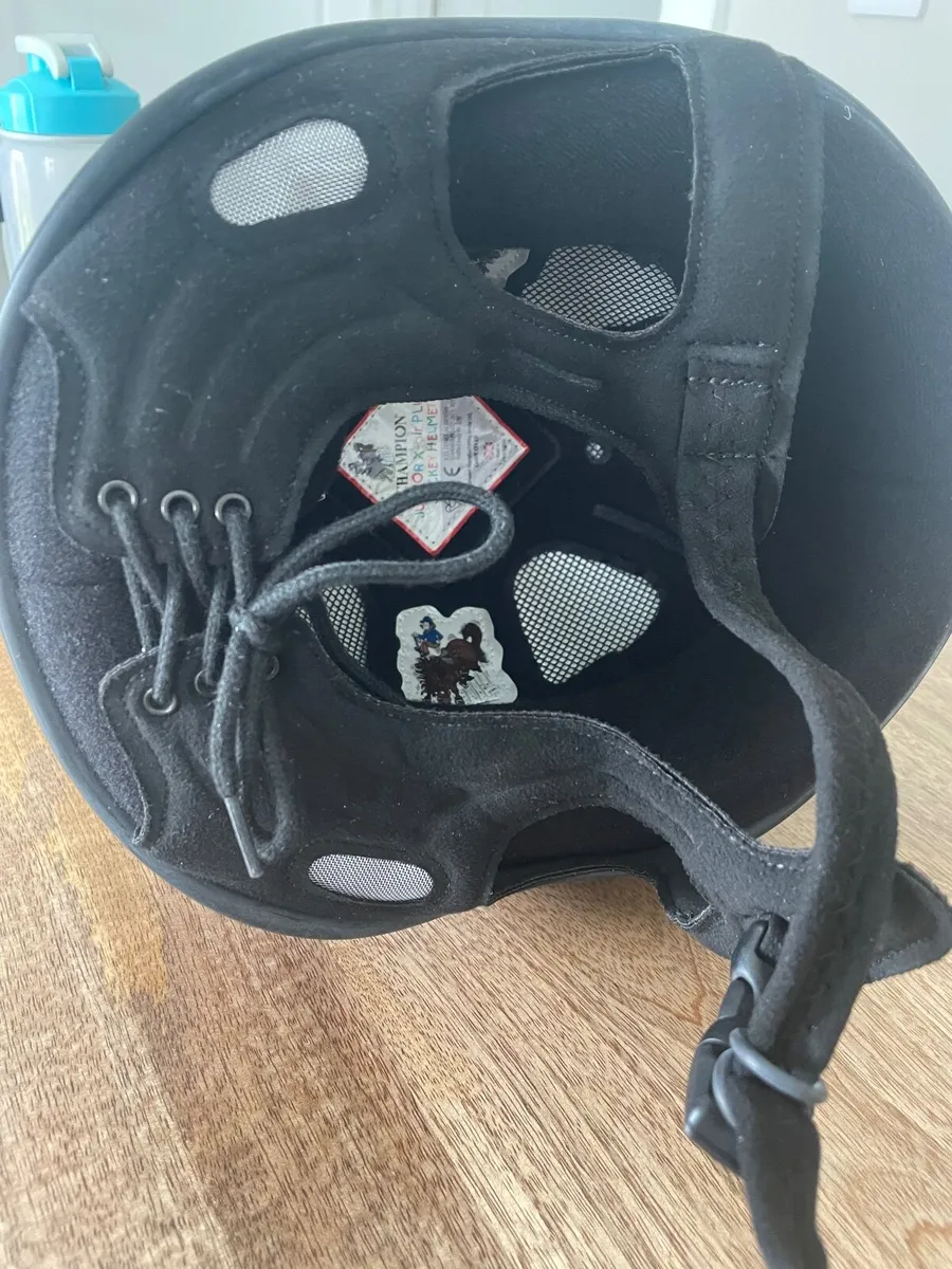 Horse riding helmet - Image 4