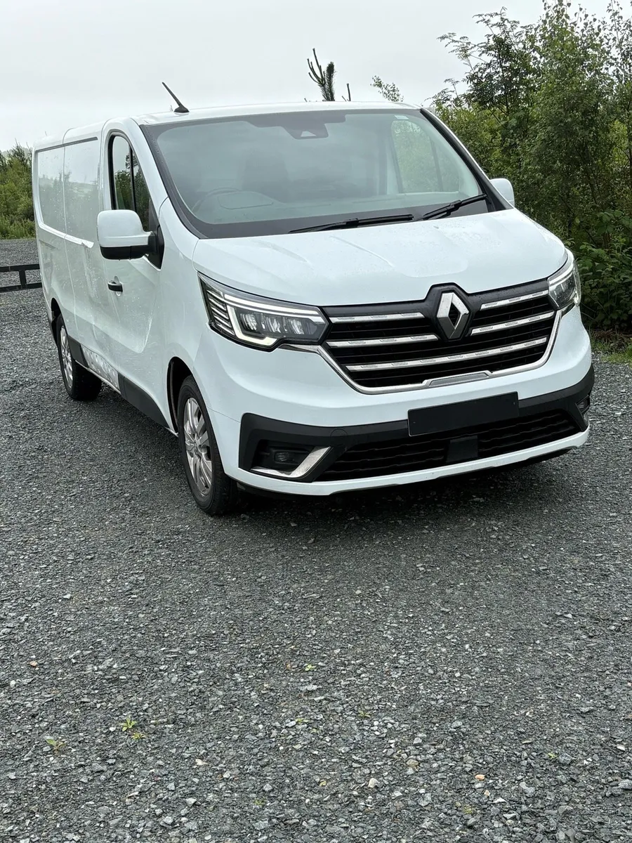 2023 Renault Traffic - Image 1