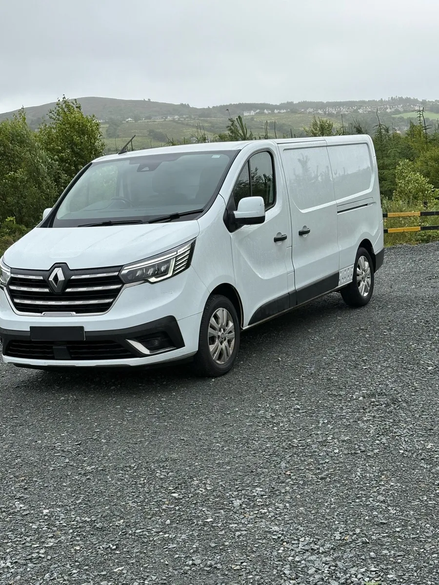 2023 Renault Traffic - Image 2