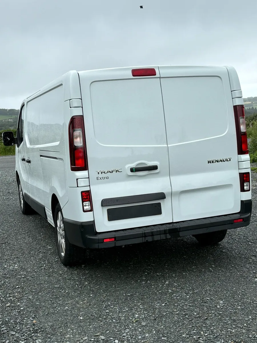 2023 Renault Traffic - Image 3