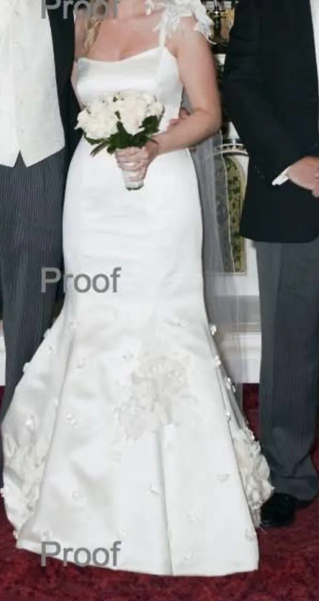 Wedding dress - Image 1