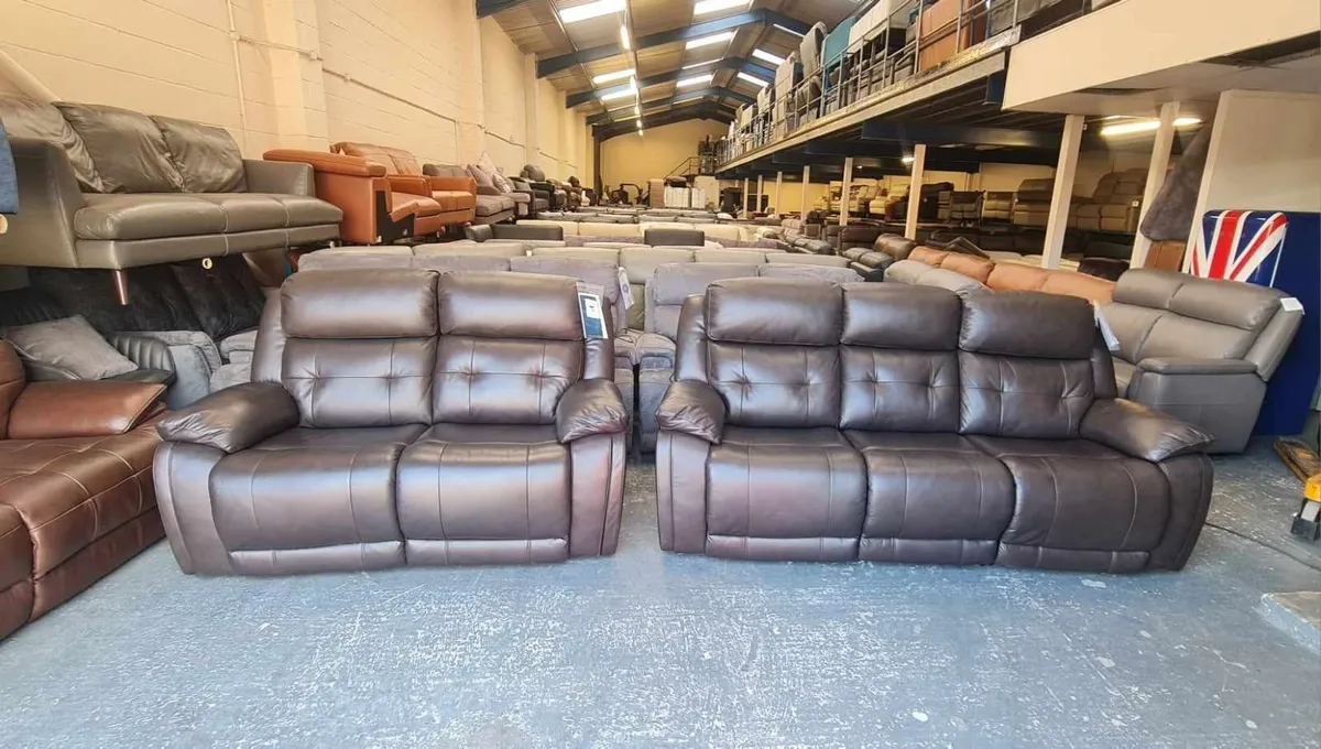 La-z-Boy brown leather electric 3+2 seater sofas - Image 2