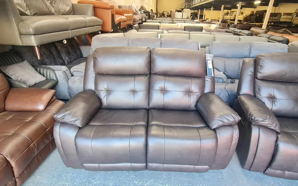 La-z-Boy brown leather electric 3+2 seater sofas - Image 3