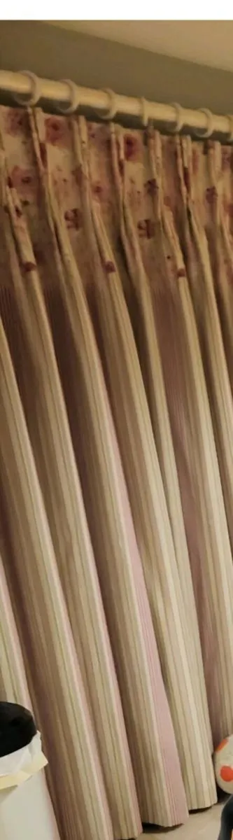 Curtains - Image 4
