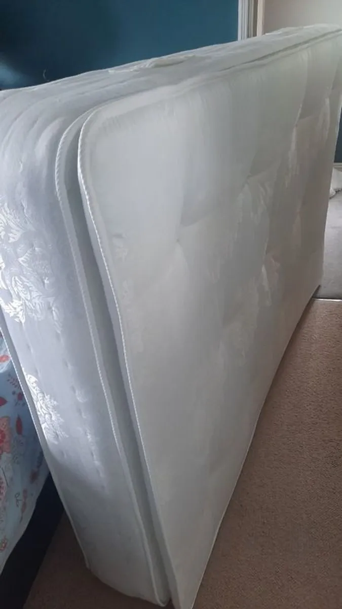 4ft Mattress- like new - Image 1