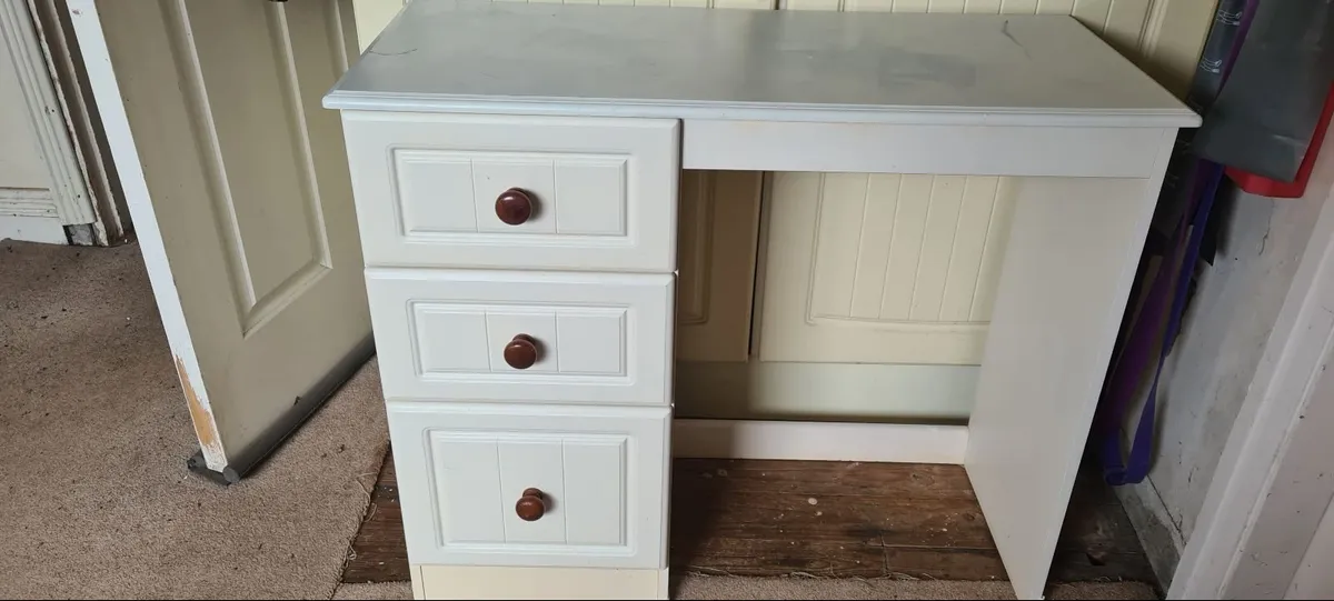 Bedroom Dressing table with side drawers