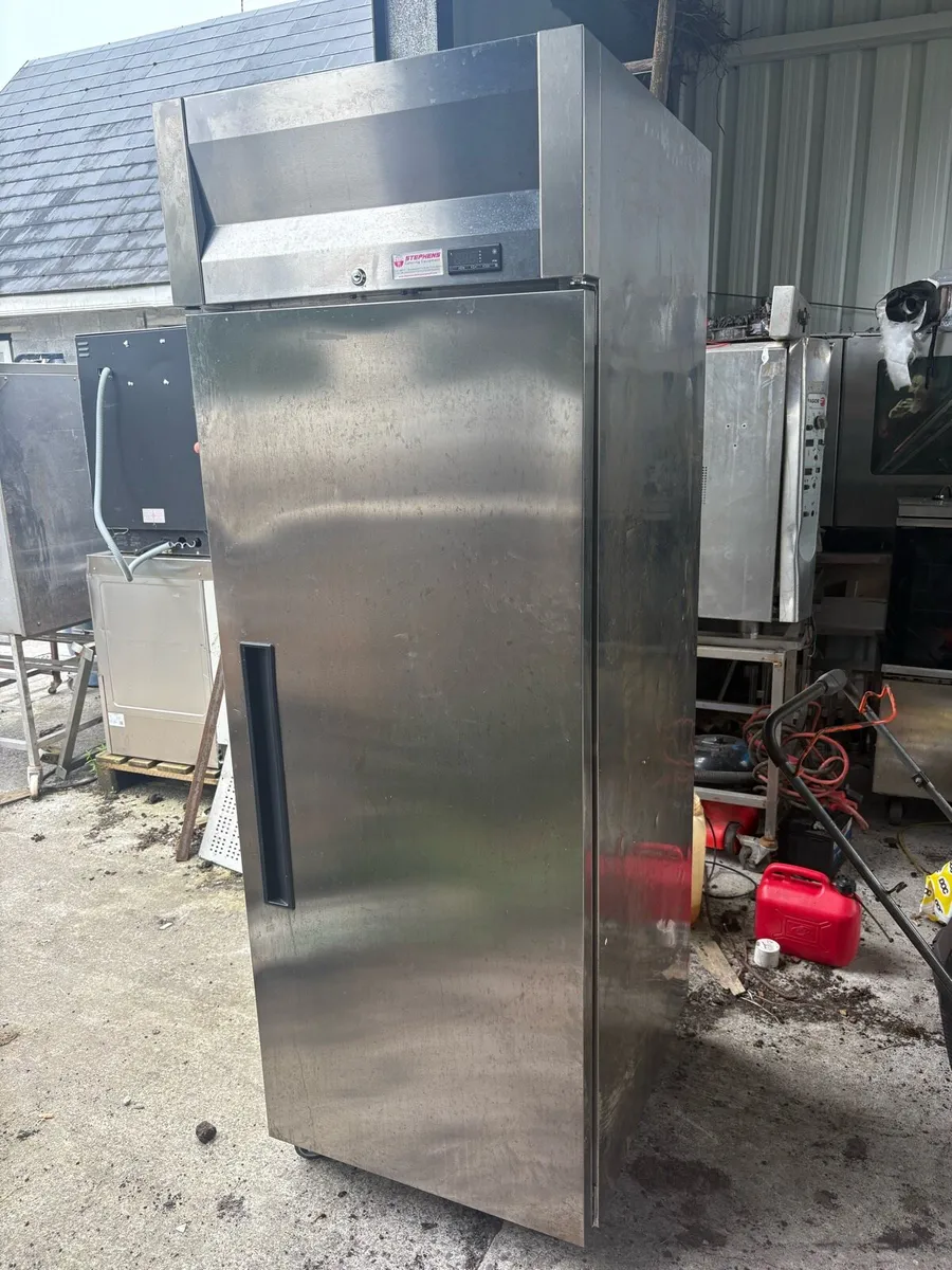 450l upright fridge - Image 1