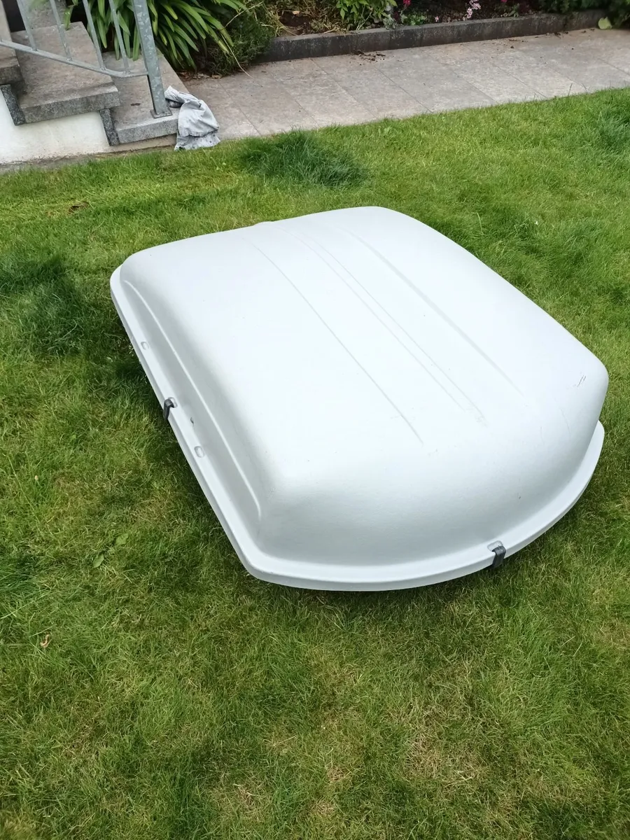 ROOF BOX - Image 1