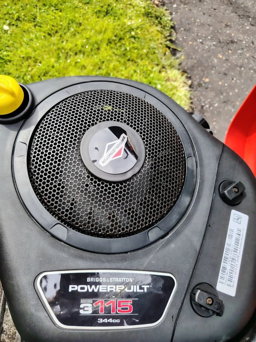 Jonsered ride on lawnmower - Image 4