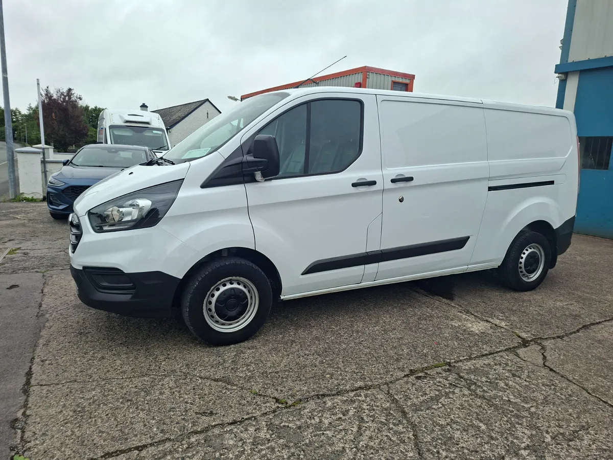 2022 Ford Transit Custom - Image 2