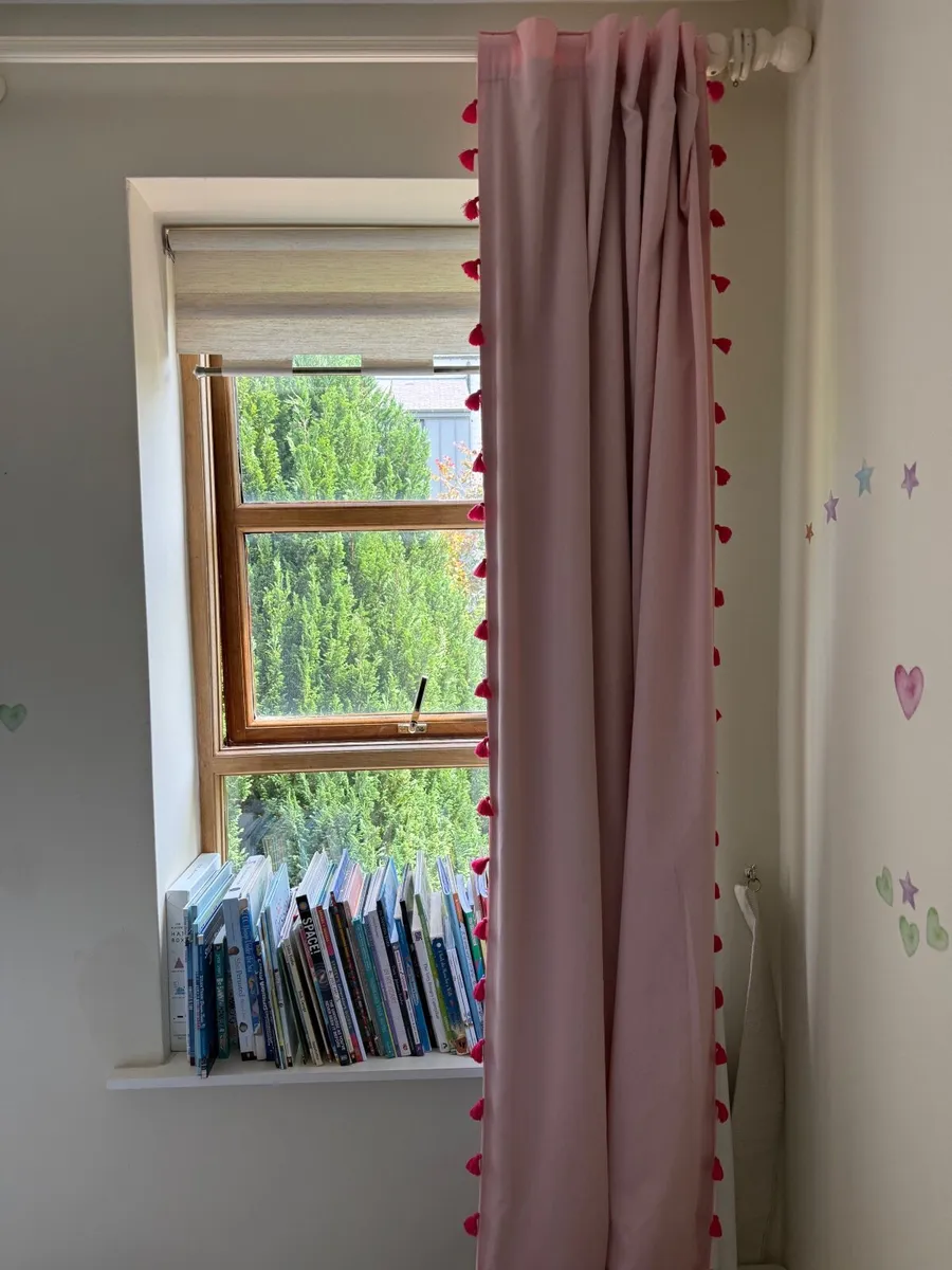 Curtains - Image 3