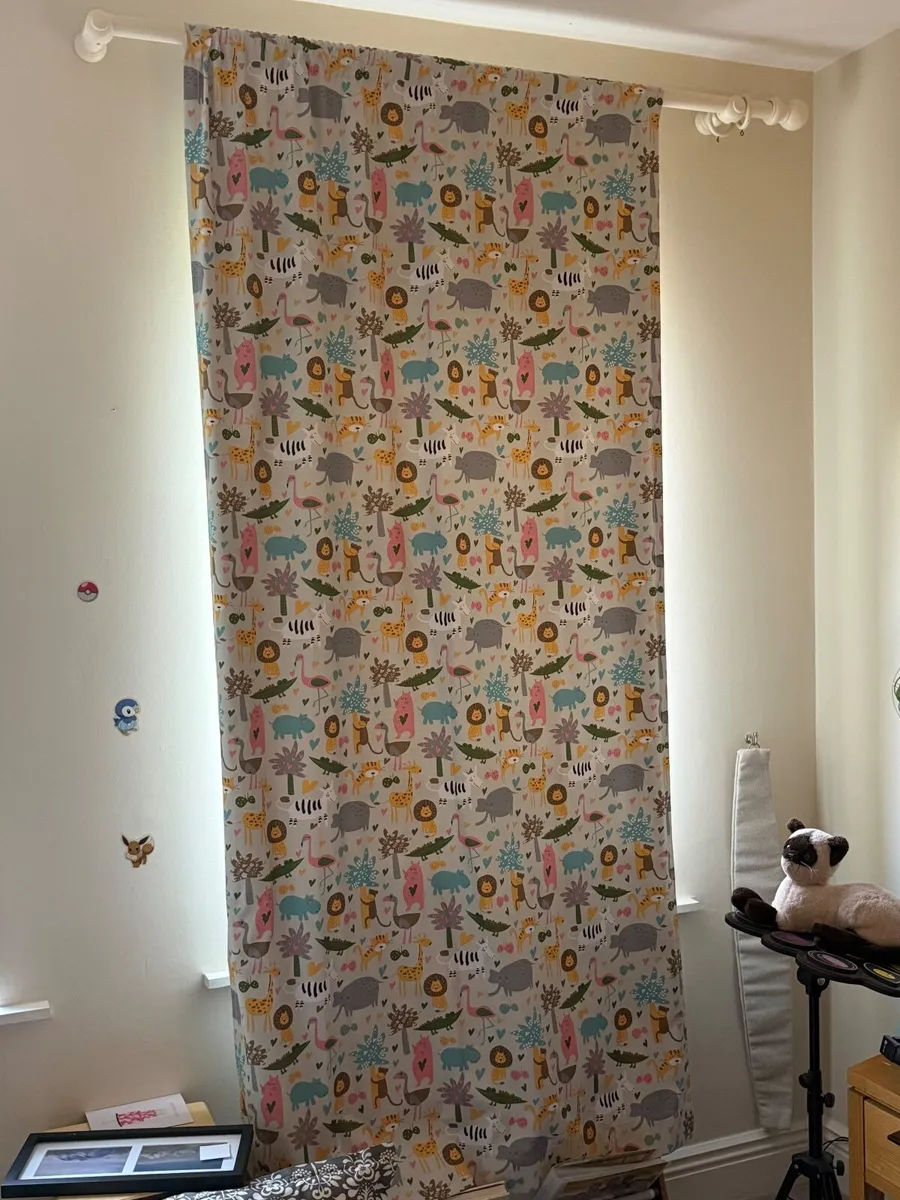 Curtains - Image 2