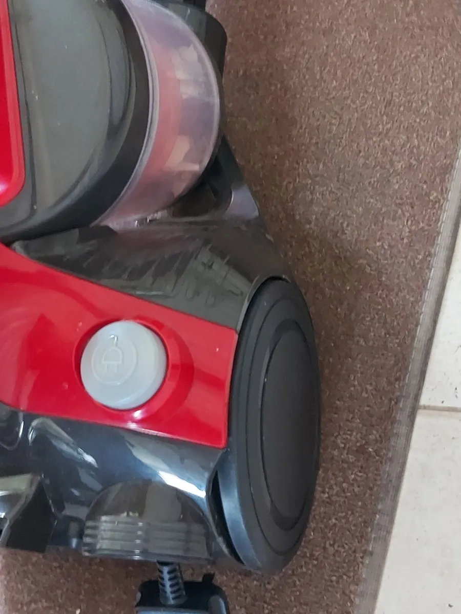 Essentials Vacuum Cleaner Model No. C700VC18 - Image 4
