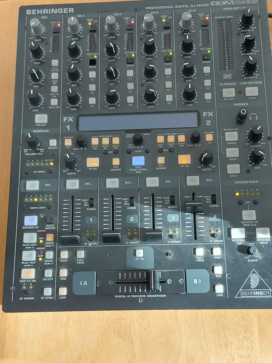 BEHRINGER DIGITAL DJ MIXER DDM4000 with Power Lead - Image 3
