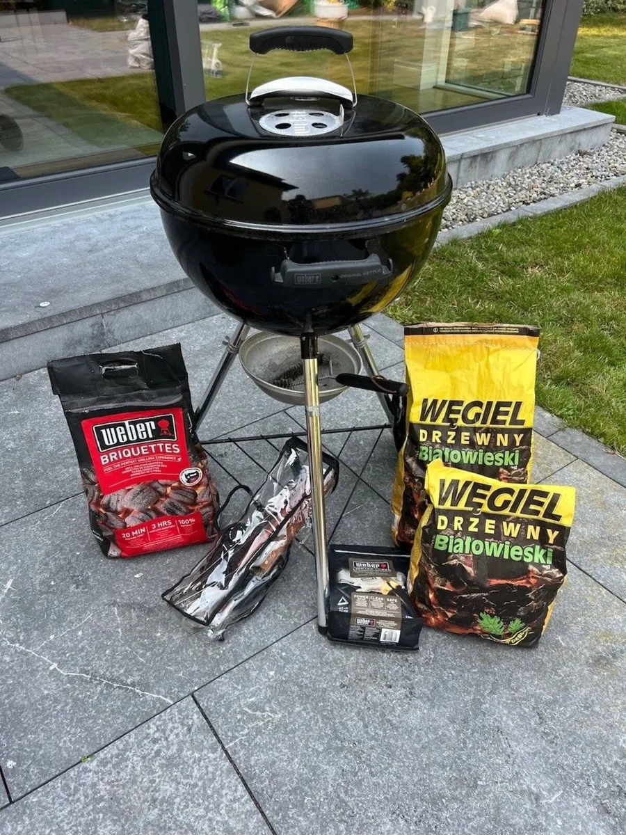 WEBER Original Kettle Charcoal Barbecue 47cm - Image 1