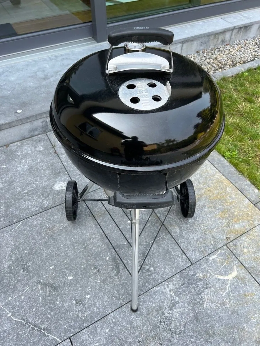 WEBER Original Kettle Charcoal Barbecue 47cm - Image 4