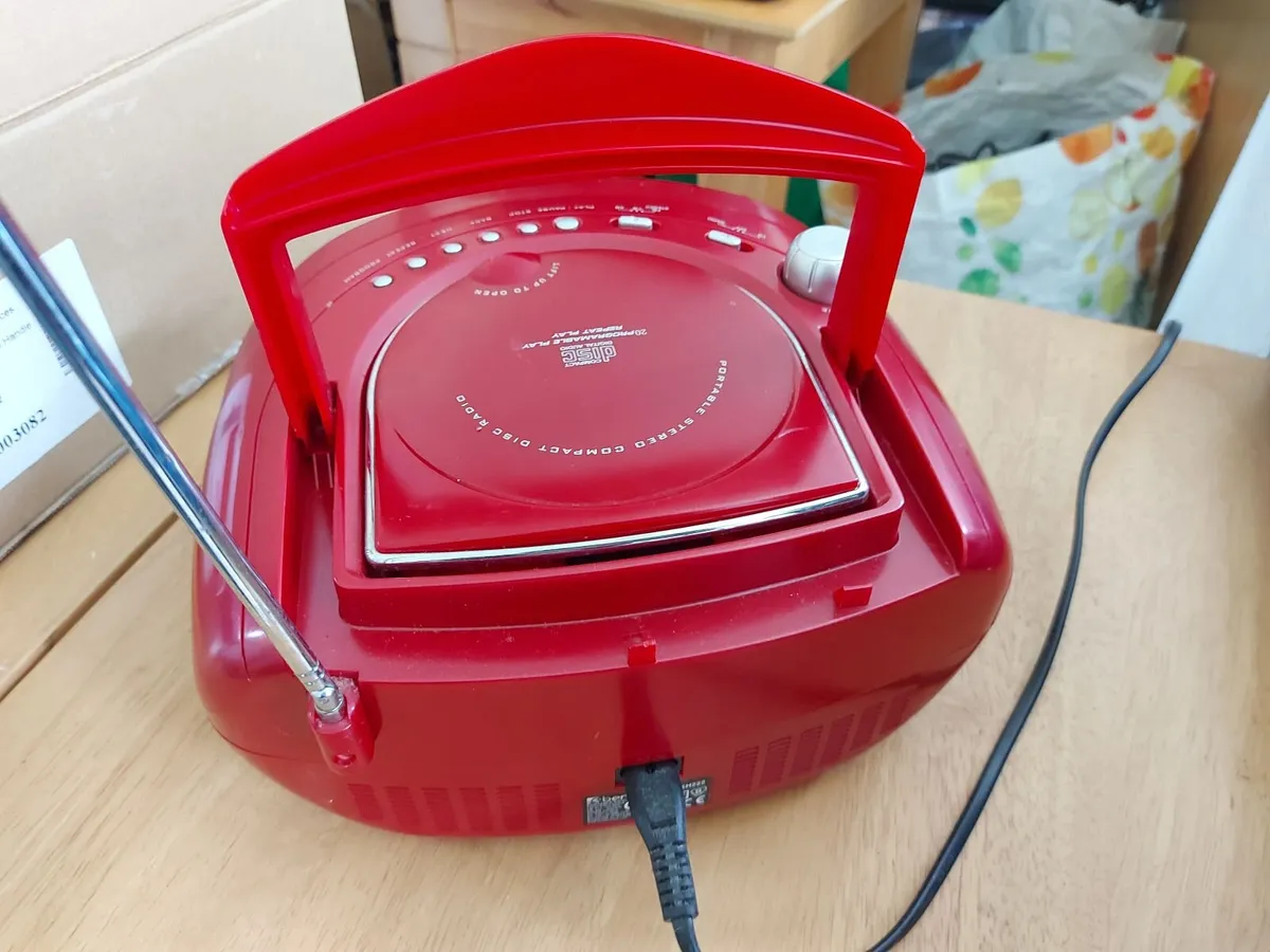Bench Portable CD Player with Radio, Model KH222 - Image 4