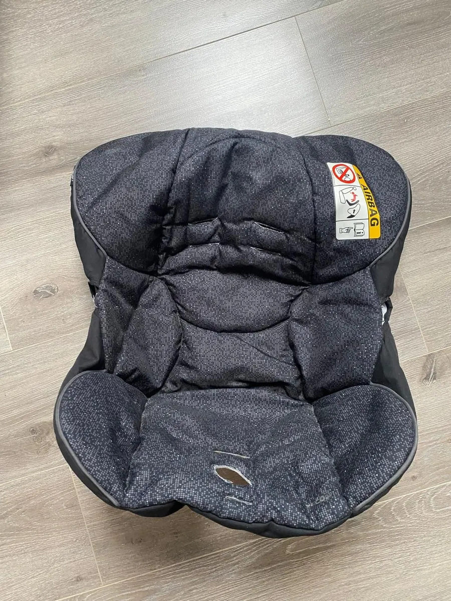Maxi Cosi Cabriofix Babyseat (Isofix base) - Image 4