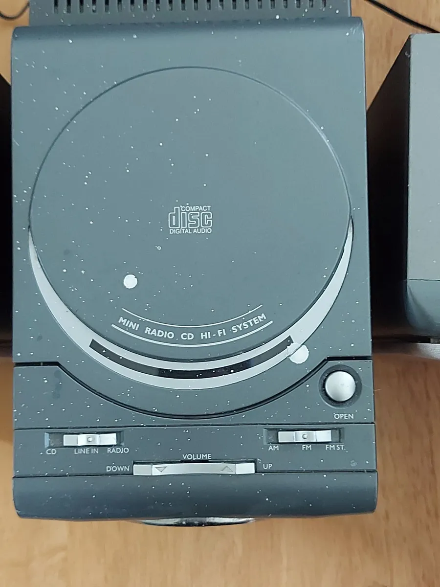 MATSUI MCH300 Micro Hi-Fi System, Radio, CD - Image 3