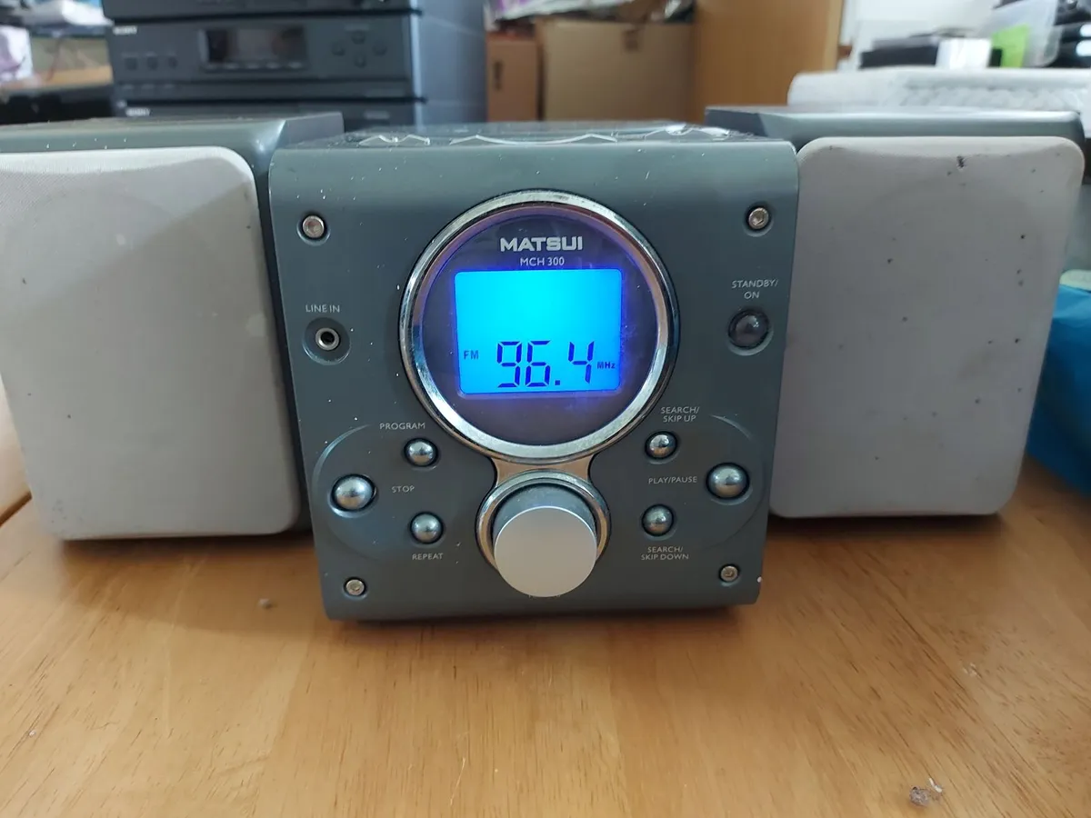 MATSUI MCH300 Micro Hi-Fi System, Radio, CD - Image 1