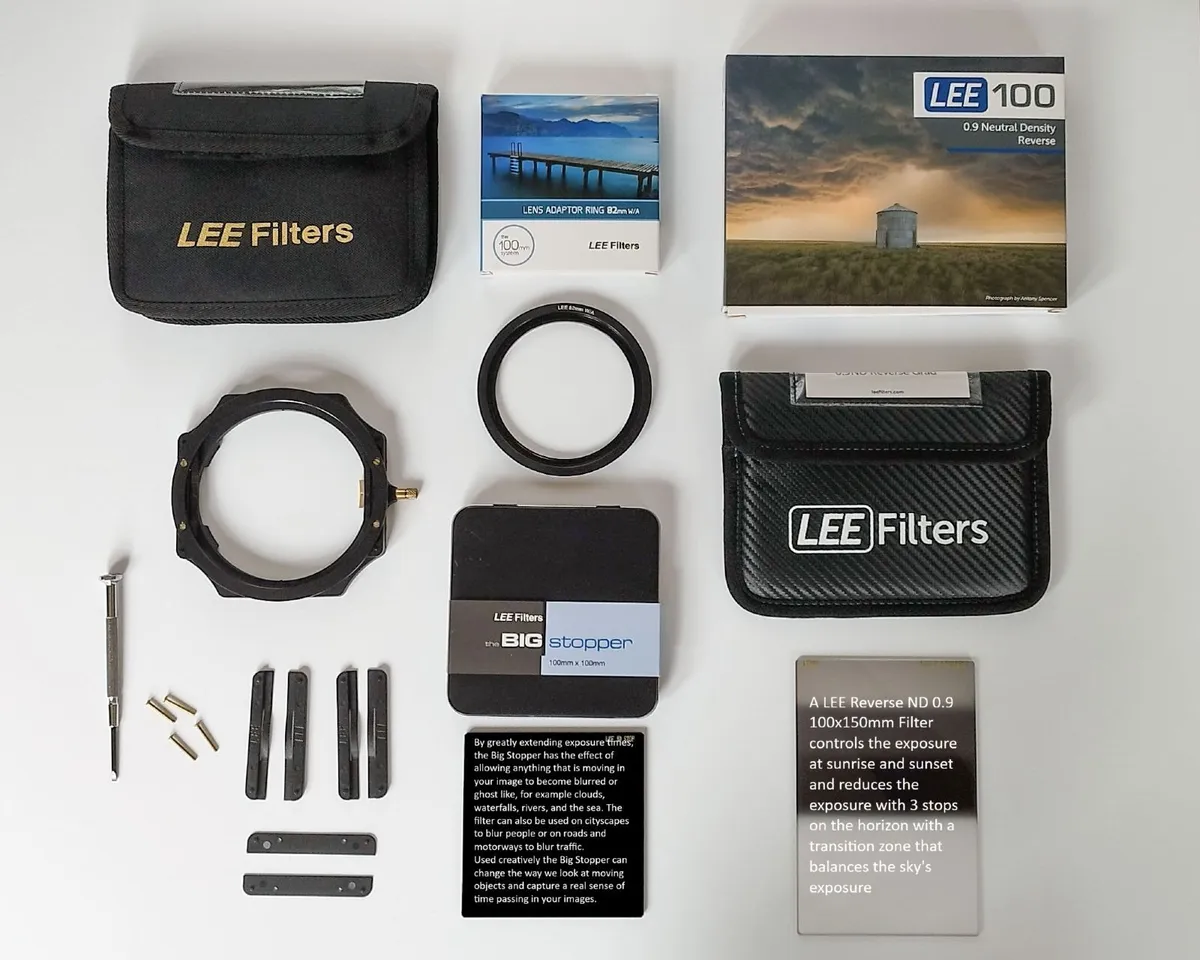 LEE FILTERS SYSTEM 100 KIT (HOLDER, RING, FILTERS) - Image 1