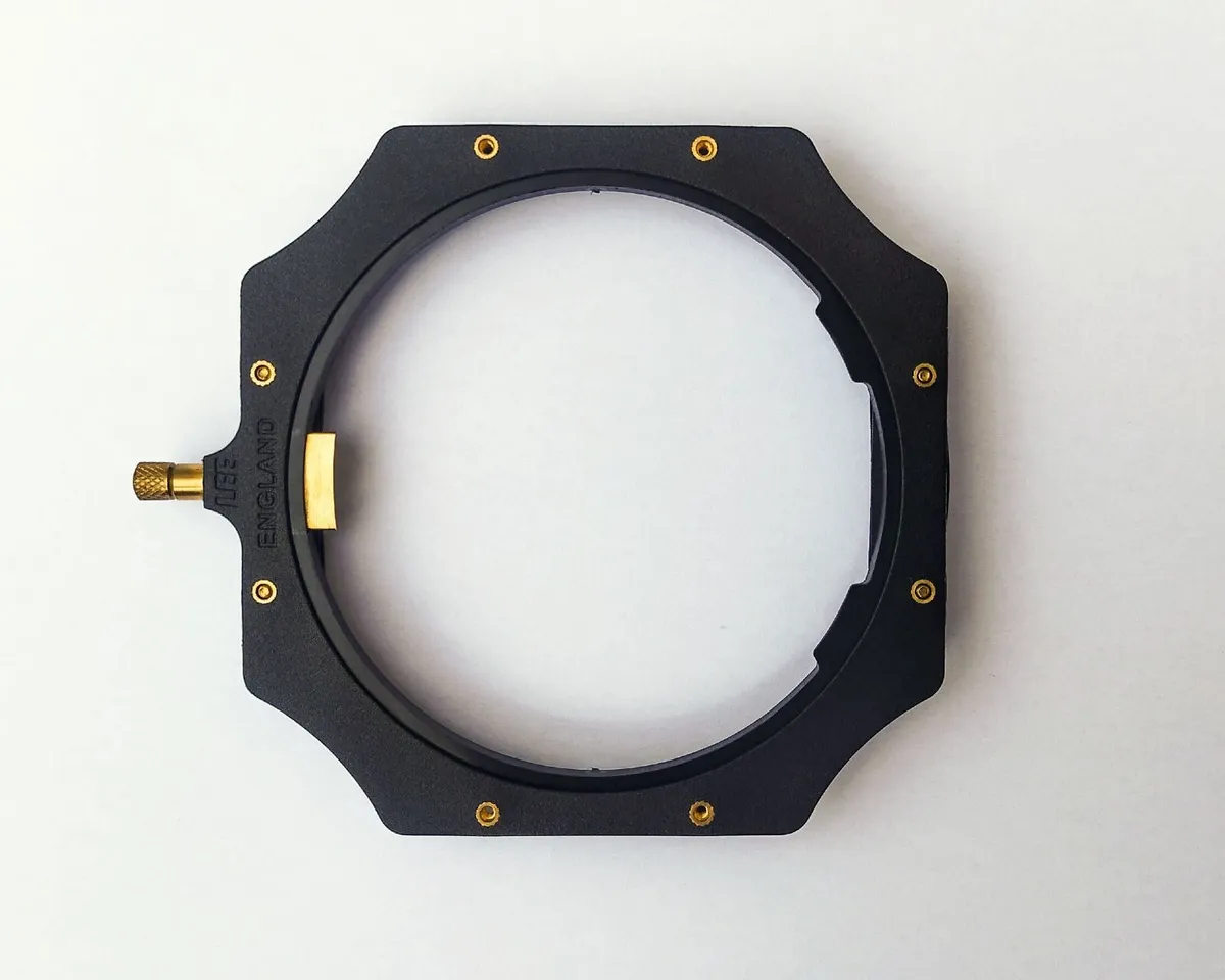 LEE FILTERS SYSTEM 100 KIT (HOLDER, RING, FILTERS) - Image 2